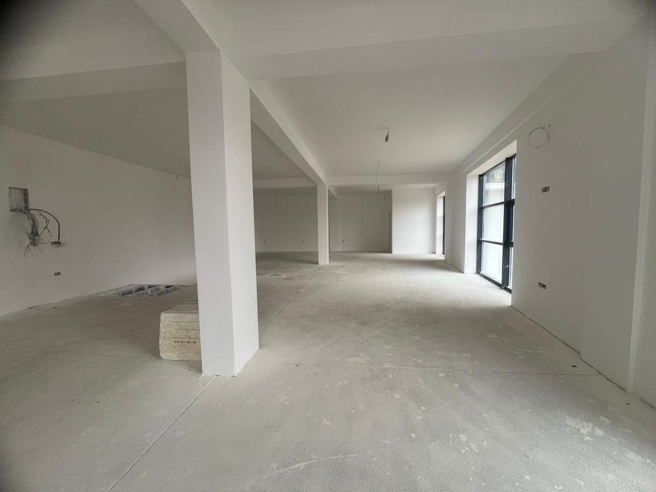 Lokal në SHITJE – 370 m² | Kompleksi Aktiv – Drenas