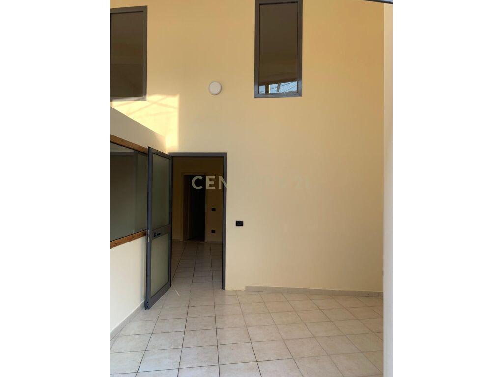 Ambient Biznesi Për Qira në Kinema Millenium, Shkodër | 50 m²