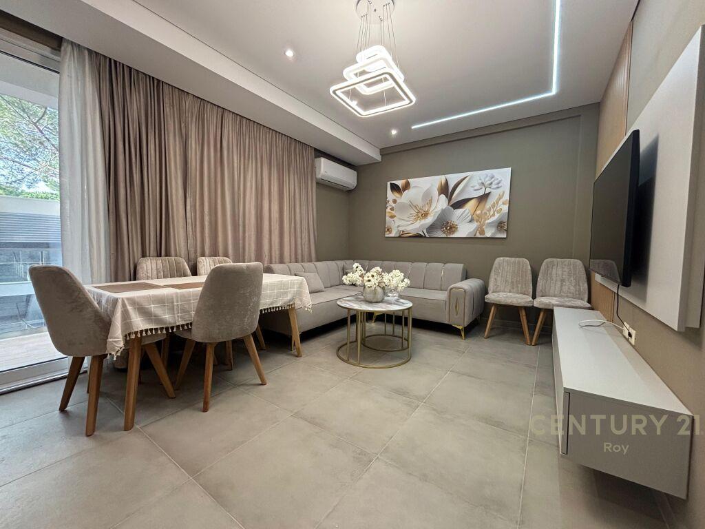 SHITET APARTAMENT 2+1 TE SAN PIETRO,GJIRI I LALZIT !