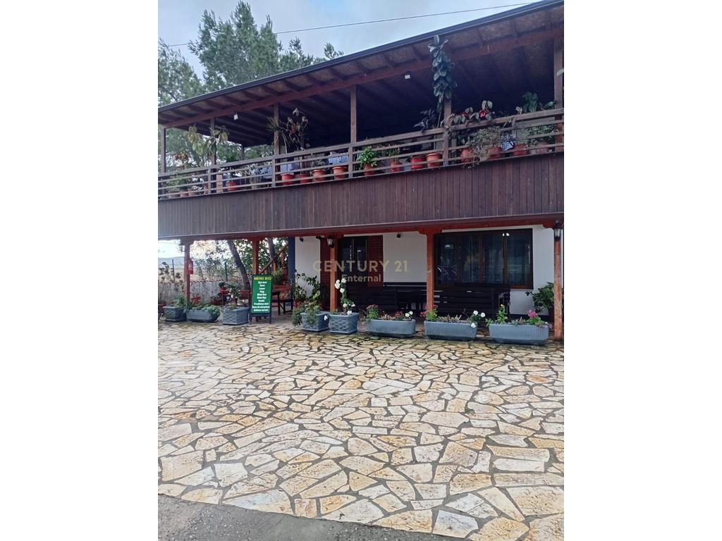 Shitet Hotel / Restorant + Toke ne Divjake