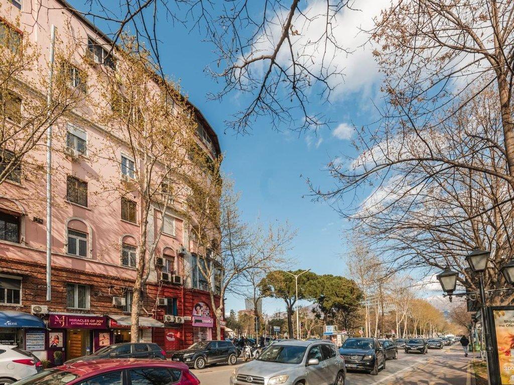 Shallvaret! Apartament 2+1 për Qira | Joni Peçi Store!