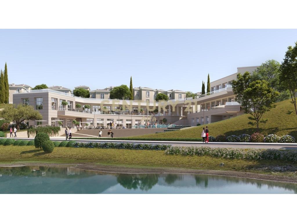 Shitet apartament 2+1+2 tek Rolling Hills Liqeni