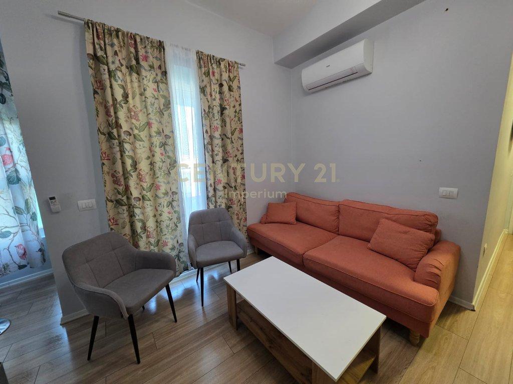 Apartament 1+1 me Qira tek Kompleksi Mangalem!