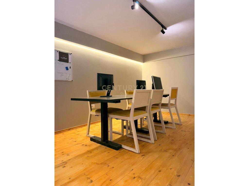 Shiten 2 njesi Biznesi Duplex, Farke e vogel