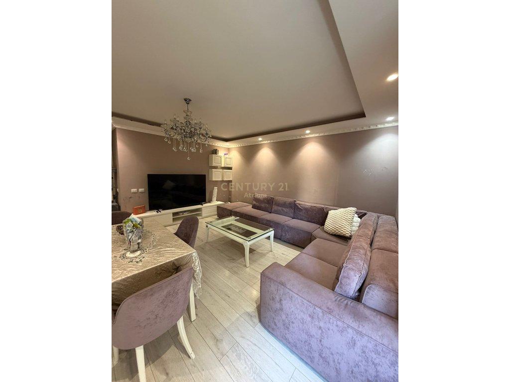 APARTAMENT PER SHITJE 3+1+2 NE KOMUNEN E PARISIT!!!
