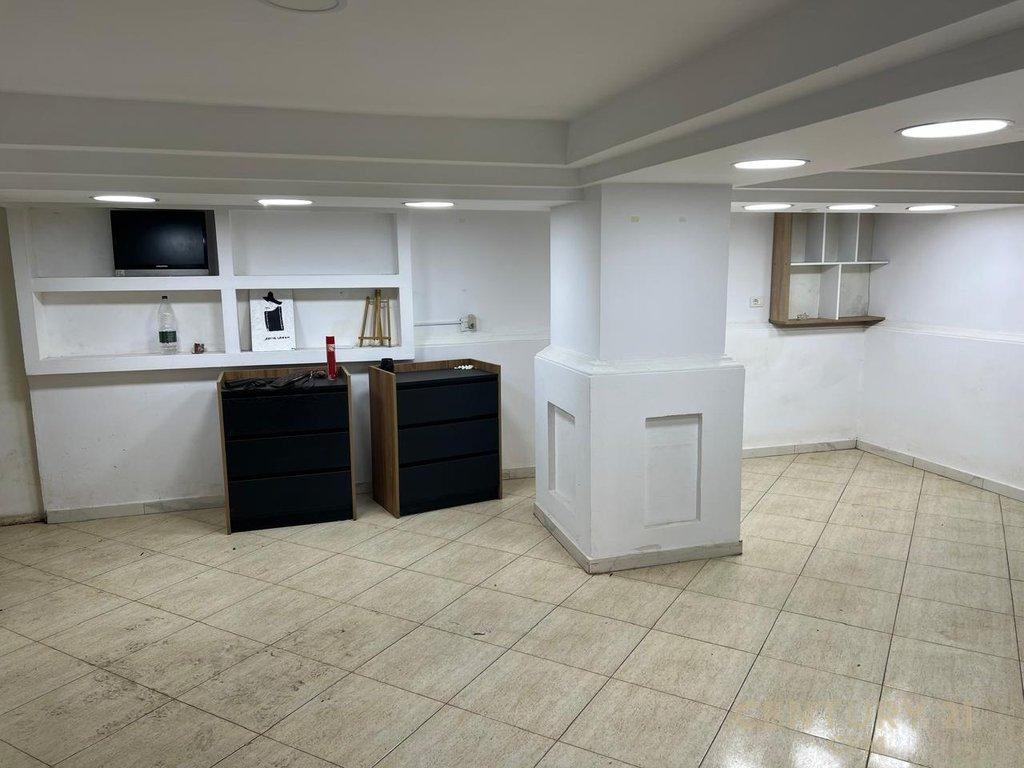 Ambjent biznesi per qira në zemër të Ish-Blloku, pranë pallateve Agimi