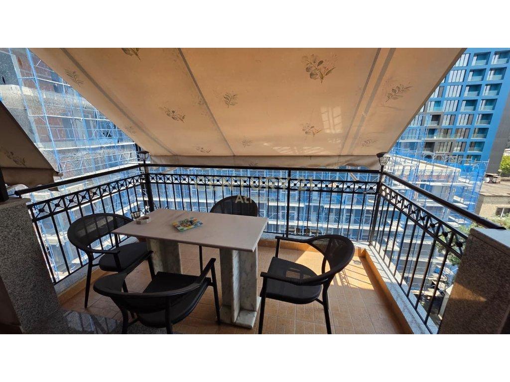 SHITET APARTAMENT 2+1+2+GARAZH – PRANE TREGUT TE RI ELEKTRIK!!