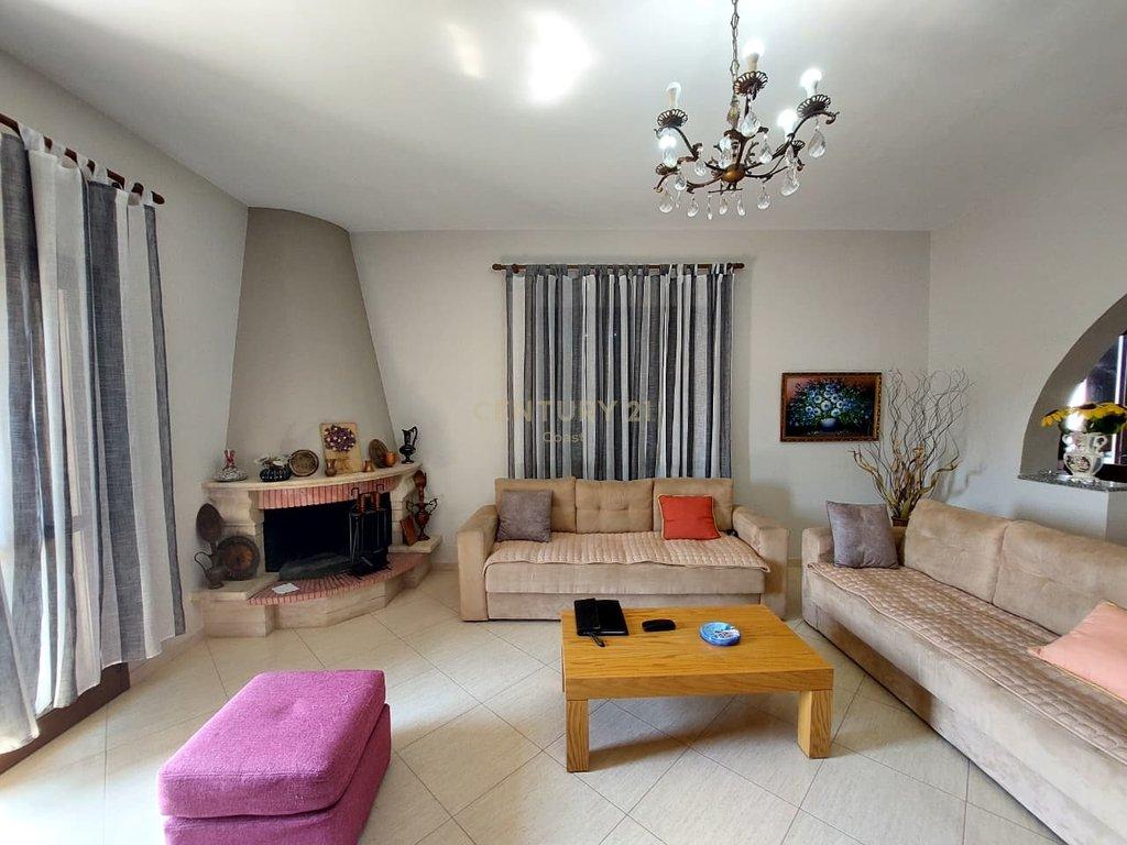 JEPET ME QIRA APARTAMENT NE KATIN E DYTE TE NJE NDERTESE NE "PUZ MEZIN",VLORE