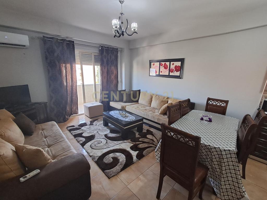 Apartament 2+1+2 me qira afer sahatit, Shkodër | 110 m²