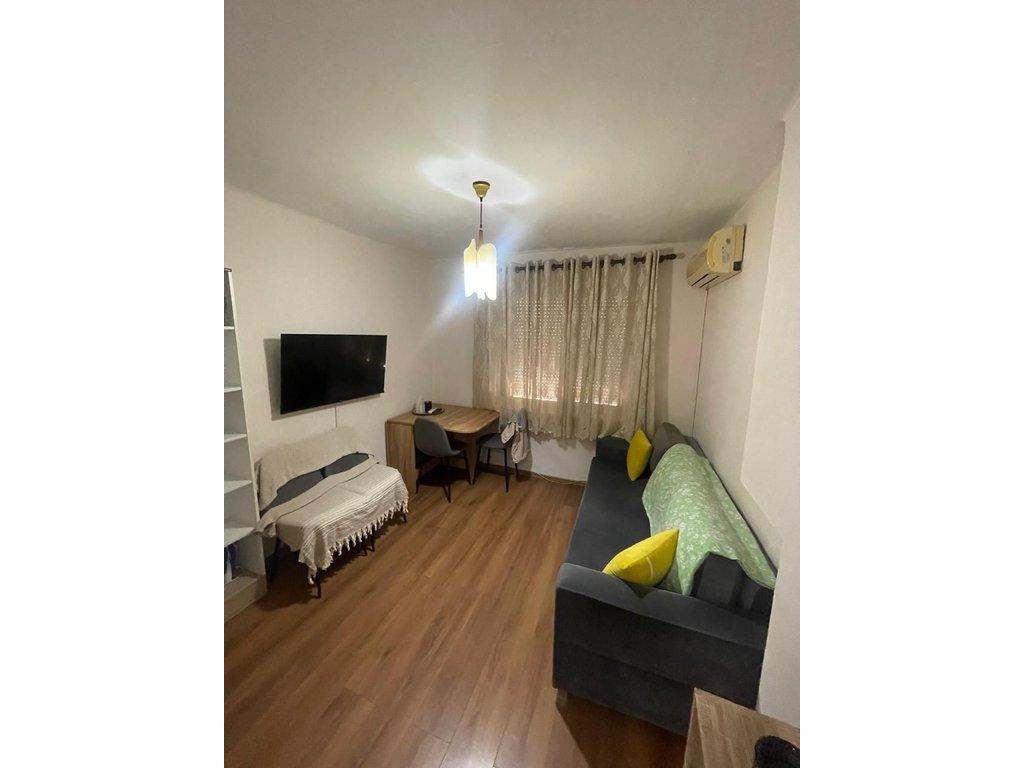 JEPET ME QIRA – APARTAMENT 1+1 | 50 m² Lulishtja “1 Maji” – Përballë ish-Ekspozitës