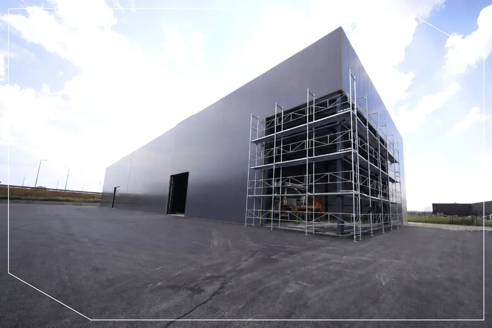 Depo me qira 2.000m² në Lipjan