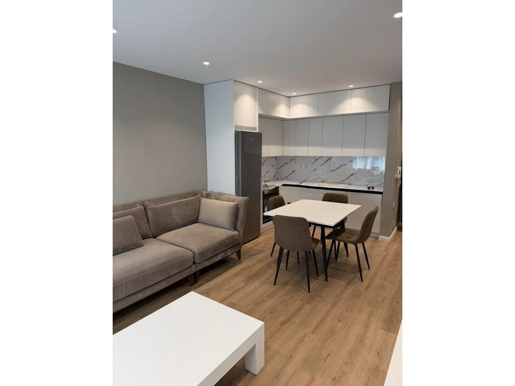 Apartament 1+1 për Shitje në Kompleksin Xheluks, Rruga e Elbasanit – Apartament i Mobiluar 59 m²