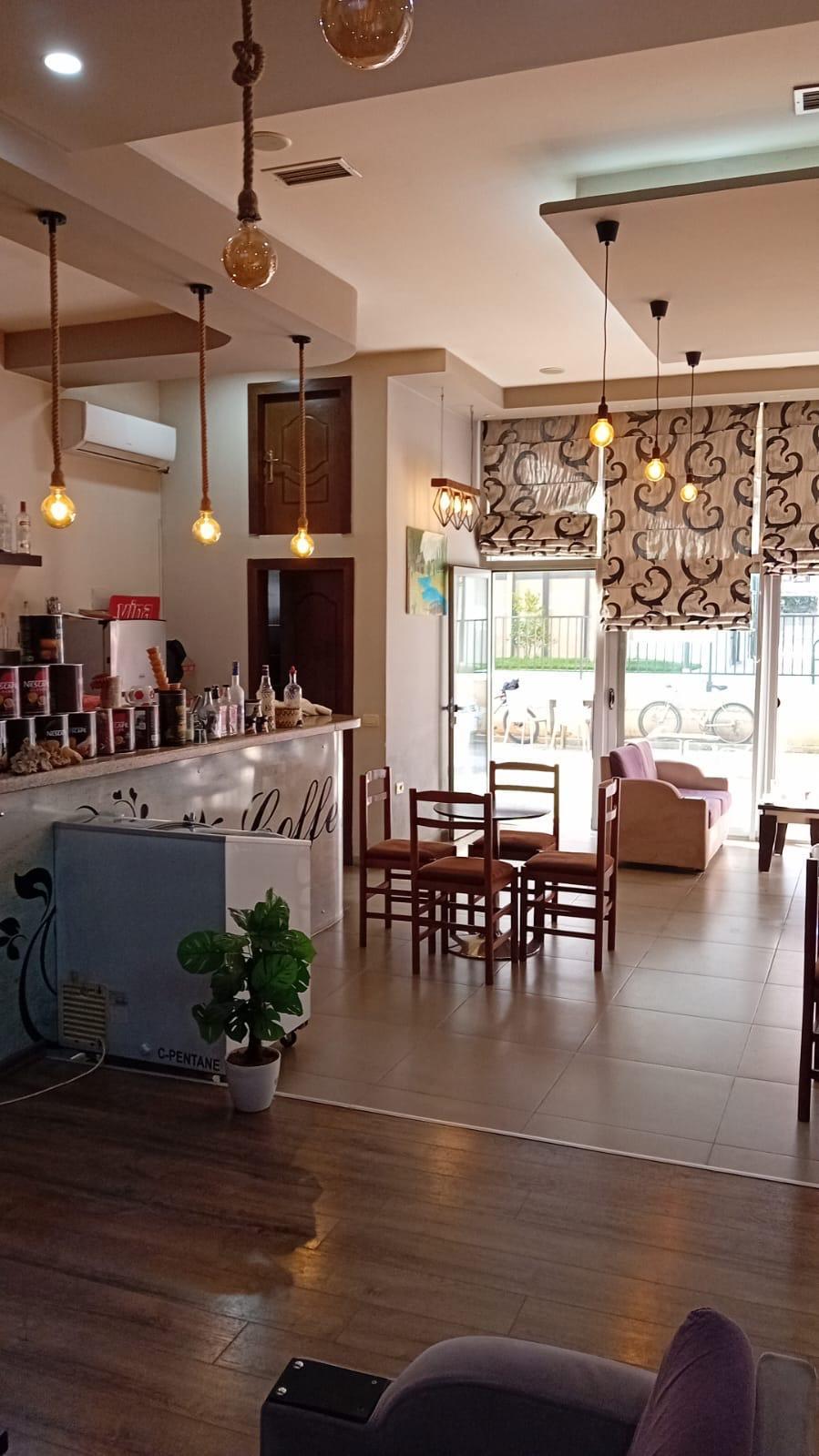 Pronë biznesi Bar-Kafé me qira në Kamëz, Tiranë